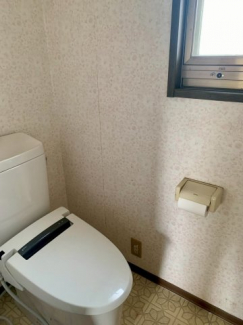 コンパクトで使いやすいトイレです