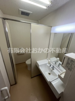 コンパクトで使いやすいトイレです