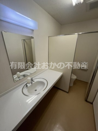 ゆったりとした空間のトイレです