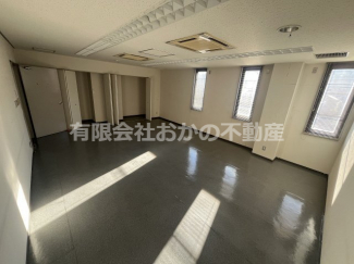 スタンダードな洋室です