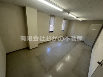 スタンダードな洋室です