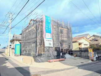 全体写真　南西角地になりますので日当たり良好です