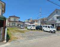 たちばな小学校の北側にあります。