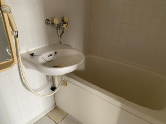 松山市谷町のアパートの画像