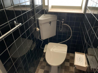 松山市雄郡２丁目の住宅付店舗一戸建ての画像