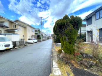 【前面道路含む現地写真】