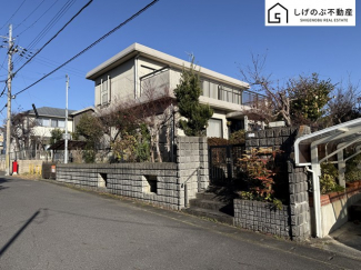 5LDK
お庭がございます♪
カーポート付き