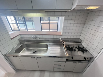 コンパクトなキッチンで掃除もラクラク