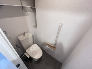 ゆったりとした空間のトイレです