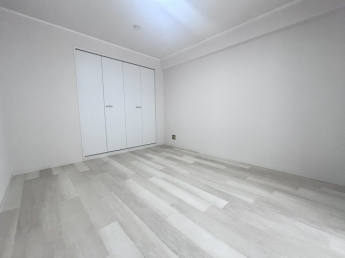 ゆったり過ごせる居間です