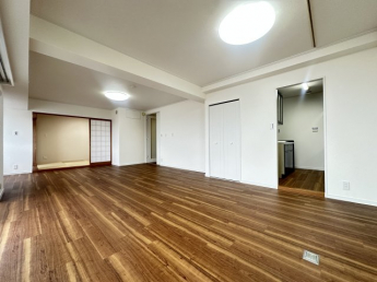 【居間・リビング】