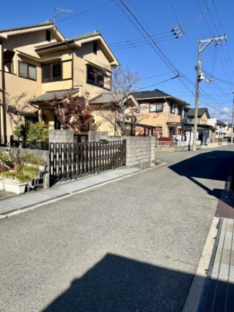 【前面道路含む現地写真】