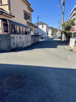 【前面道路含む現地写真】