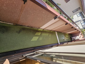 落ち着いた雰囲気の住宅街にあるお家の画像