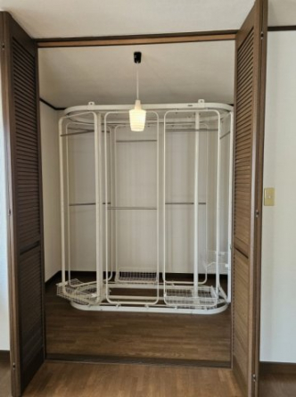 何と！回転するクローゼット！！