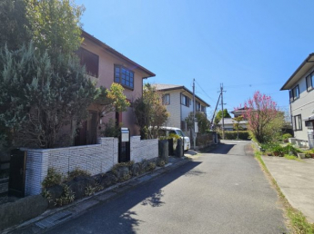 【前面道路含む現地写真】