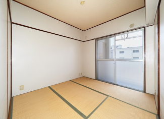 4.5帖和室。画像は同タイプ別部屋の参考画像です。畳と襖はご入居前に入ります。