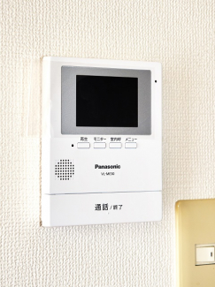 カラーモニター付インターホンを新設しました♪