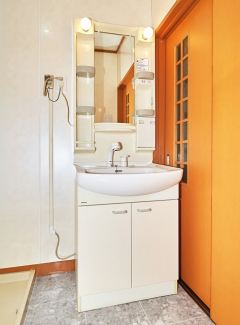 洗髪洗面化粧台。