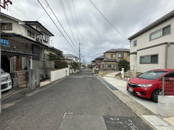【前面道路含む現地写真】