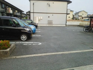 駐車場があるので、車を買う予定の方も安心です