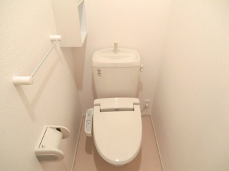コンパクトで使いやすいトイレです