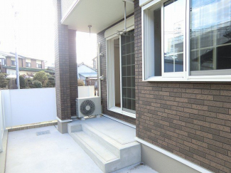 落ち着いた時間を過ごせるバルコニーです