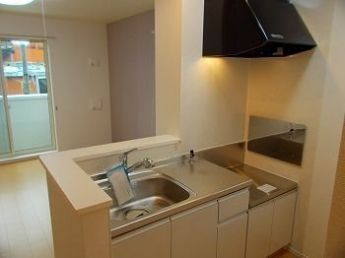 コンパクトなキッチンで掃除もラクラク