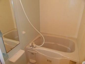 落ち着いた空間のお風呂です