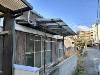 外観を南西側より撮影