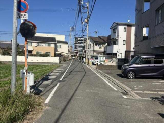 前面道路（南から）