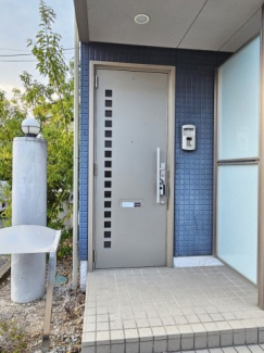 玄関はWロックのディンプルキーで防犯面でも安心です