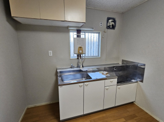 キッチンは新品に取替取替ました