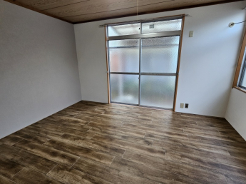 大きな窓が大きな窓が２面あり明るいですよ