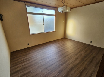 ２階和室も洋室へ