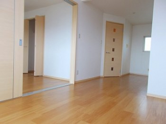 ゆったり過ごせる居間です