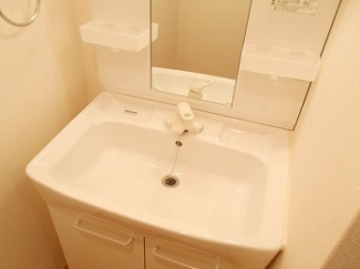 コンパクトで使いやすい洗面所