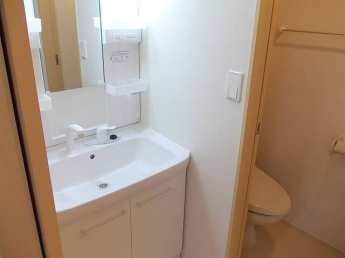 コンパクトで使いやすい洗面所