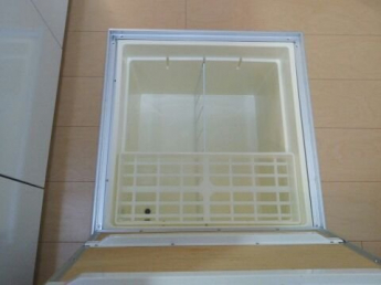 明るい色調の室内です