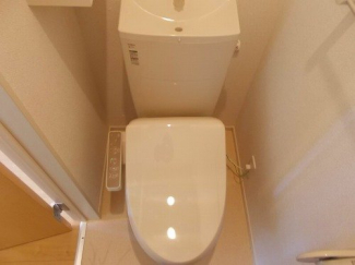 清潔感のあるトイレです