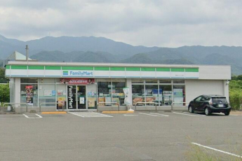 ファミリーマート北条バイパス店まで491m
