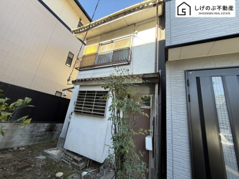 JR琵琶湖線『南草津駅』まで徒歩3分♪
徒歩圏内にスーパーやコンビニエンスストアが充実しているので買い物にとても便利です♪