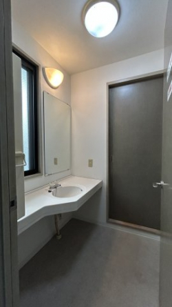 女子トイレ　女子更衣室があります