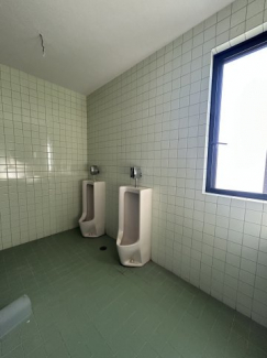 男子トイレ　小便器
