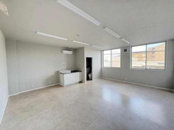 近江八幡市出町の店舗一部の画像