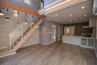 家具のデザインや配置でリビングの印象は大きく変わります。ぜひ