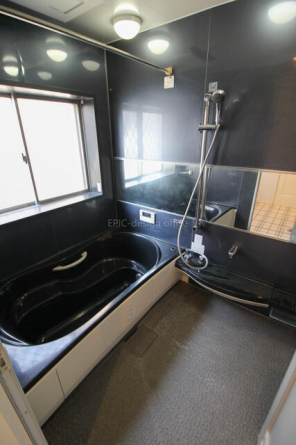 １６００×２０００の広々浴室