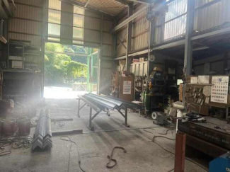 伊予郡砥部町外山の工場の画像