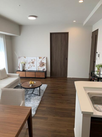 Ｊ．ＣＲＥＳＴ県庁前の画像