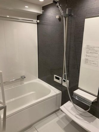 Ｊ．ＣＲＥＳＴ県庁前の画像